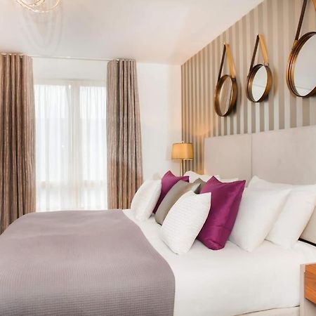 Stylish And Central Two Bedroom & Two Bathroom Apartment With Free Parking Exterior photo