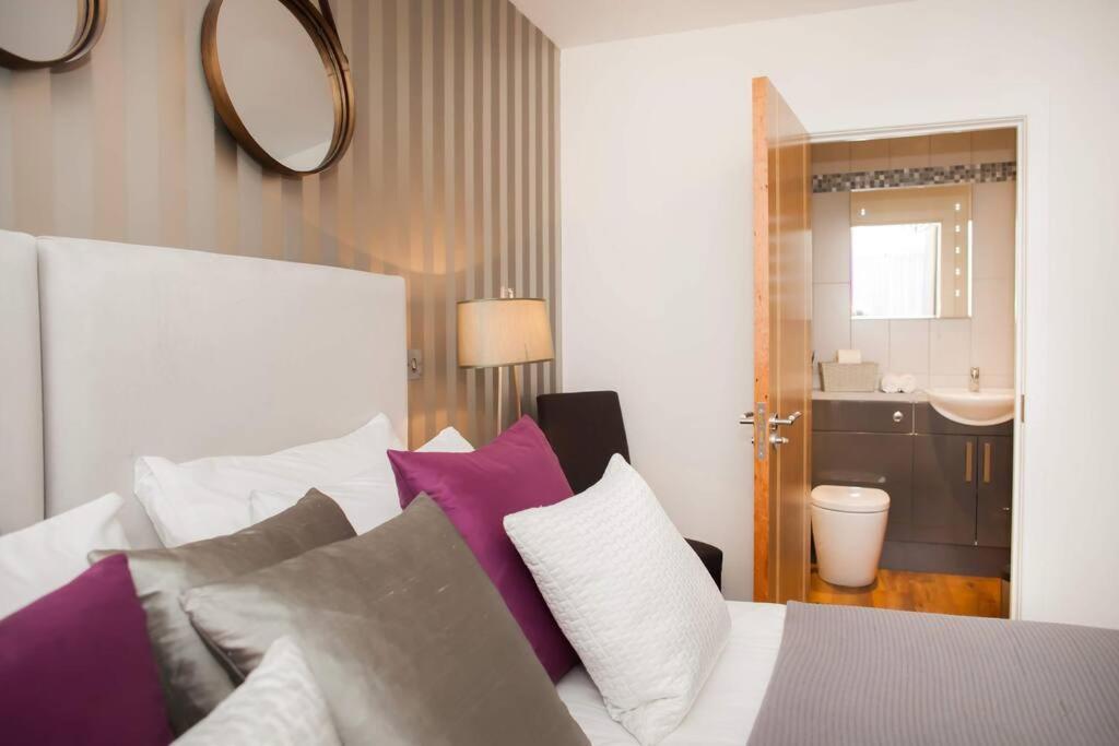 Stylish And Central Two Bedroom & Two Bathroom Apartment With Free Parking Exterior photo