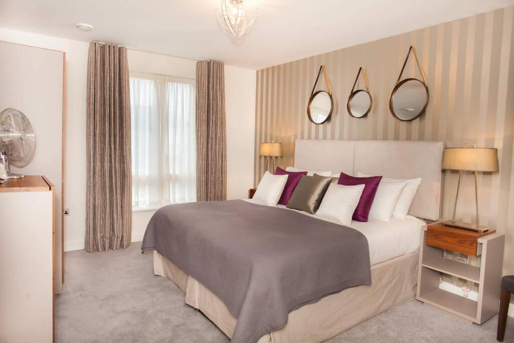 Stylish And Central Two Bedroom & Two Bathroom Apartment With Free Parking Exterior photo